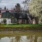 De Vânzare sau Închiriere: Clădire Mixtă (188 mp) cu Teren de 160 mp