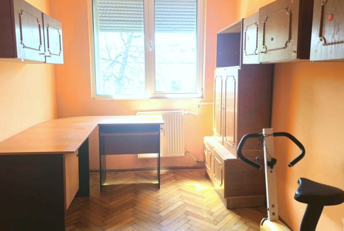 De vanzare apartament cu 3 camere Tiglina 1, 67.000 euro