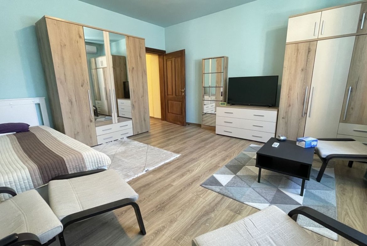 Casa cu teren frumos si garaj zona Mehala