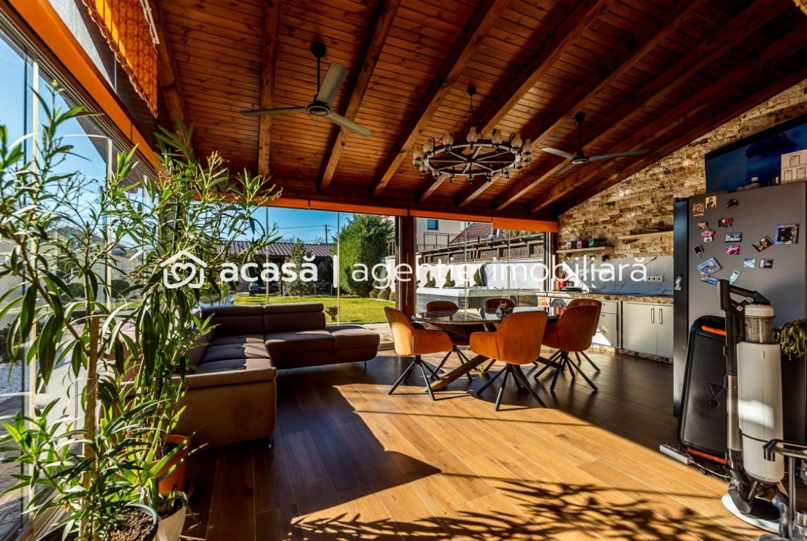 Casă cu5 camere, teren 720 mp, fotovoltaice 13 kW, Aradul Nou