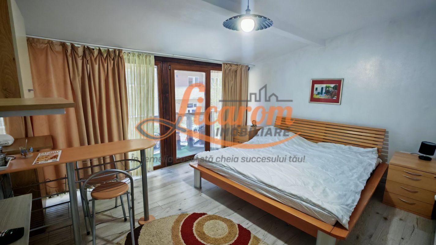 Vila 10 camere,pretabil compartimentare in 2 unitati separate,ASTRA.