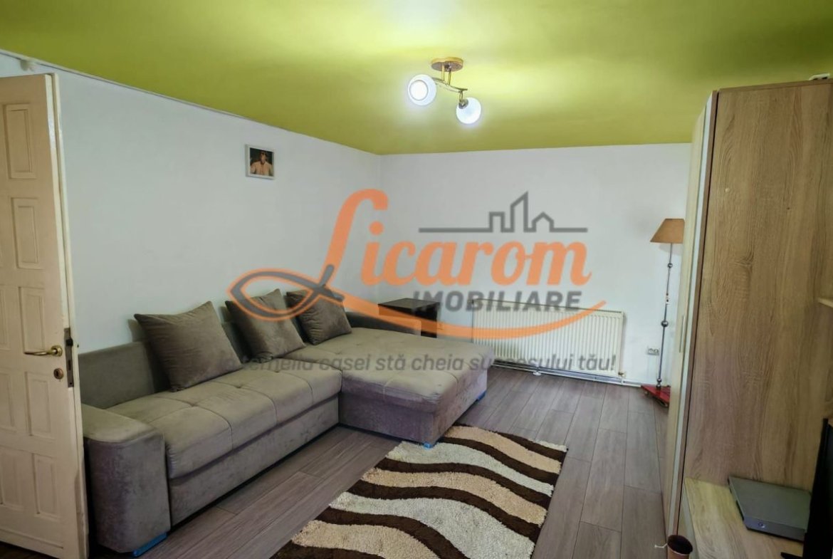 Corp de casa 4 camere zona Nicopole,curte comuna cu 1 familie.