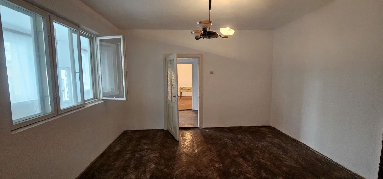 12b3876796c2472daadd76961632744e Casa din caramida – Zona Centrala, Parc CFR – Pret 170.000 EUR