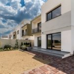 Vilă nouă cu terasă panoramică – design premium, 4 dormitoare, în Gai