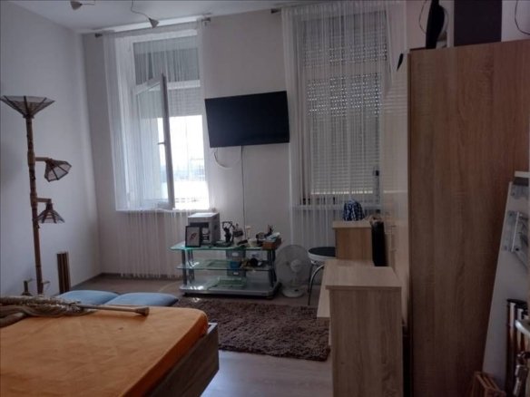 PIATA OVIDIU 2 CAMERE VEDERE LA MARE LIBER 72 MP. PRET 155.000 EUR