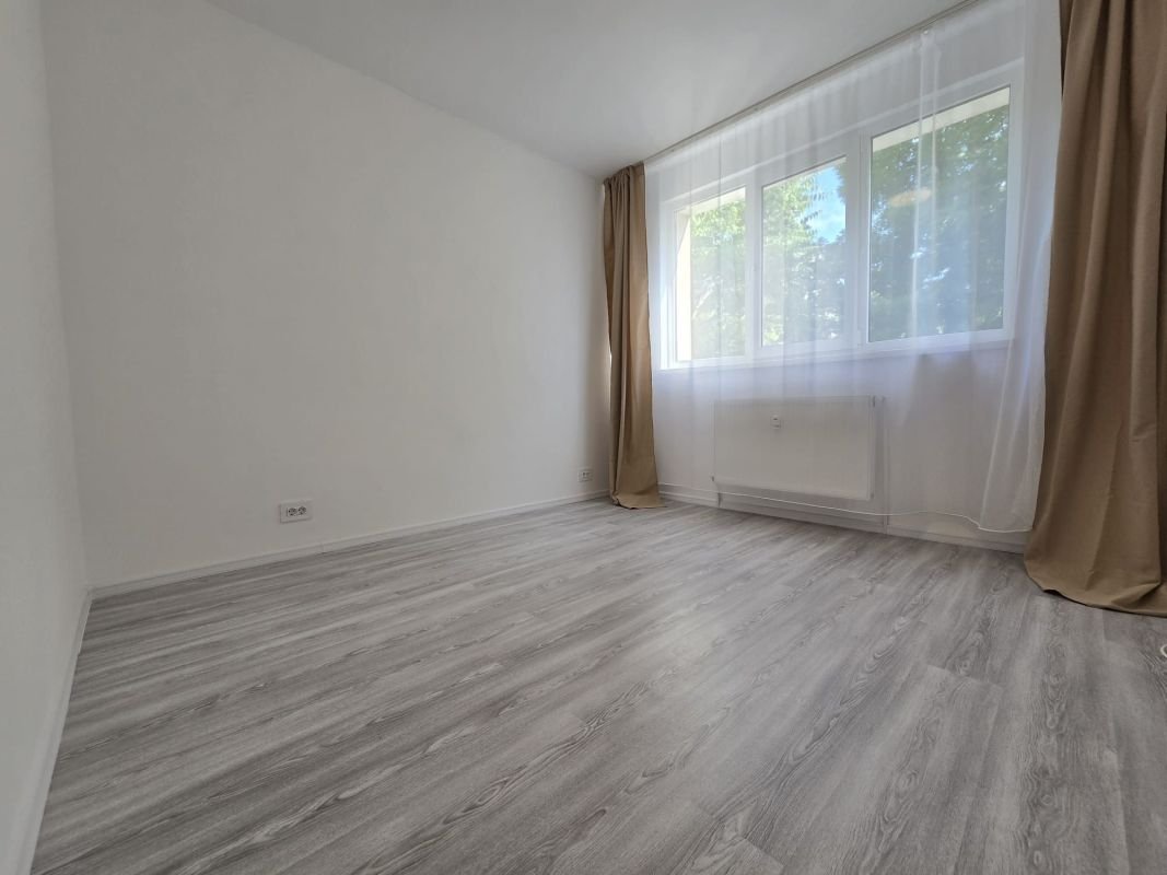 39e3b64472564f449c1f7cb4a84c7761 Ion Mihalache Clabucet apartament 2 camere de vanzare