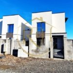 Oferim spre vanzare Case-Duplex cu 4 camere, situate in Giroc, 0% comision