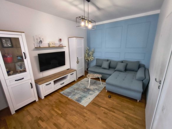 Apartament cu 2 camere decomandate balcon și 2 locuri de parcare