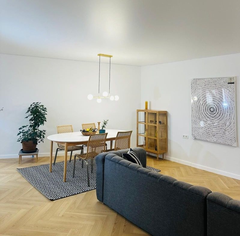 Casă parter, luminoasă, – vizavi de Spitalul Județean-387.000 EURO neg