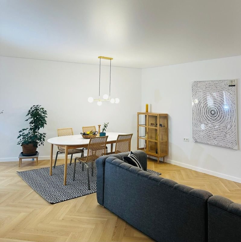 56cdc6cef4ae411d8806b021d2d3ecd4 Casă parter, luminoasă, – vizavi de Spitalul Județean-387.000 EURO neg