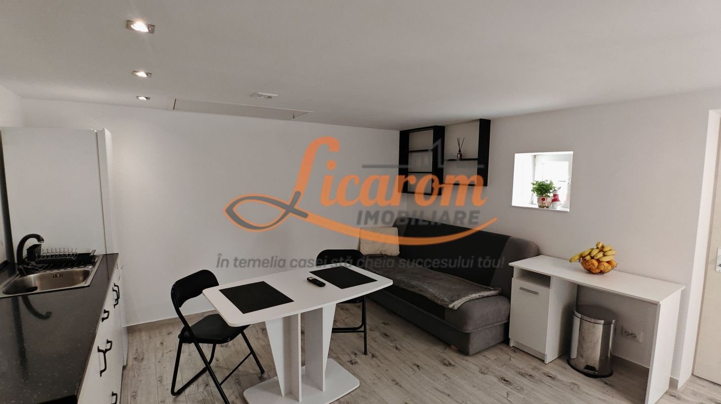 57c5e87d01c24e17ba527bf4e3cebe7a Casa 3 camere individuala SanpetrU,mobilata si utilata,128900 euro.