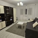 De inchiriat apartament 2 camere, Piața Centrală, et. 4, renovat, 450 eur