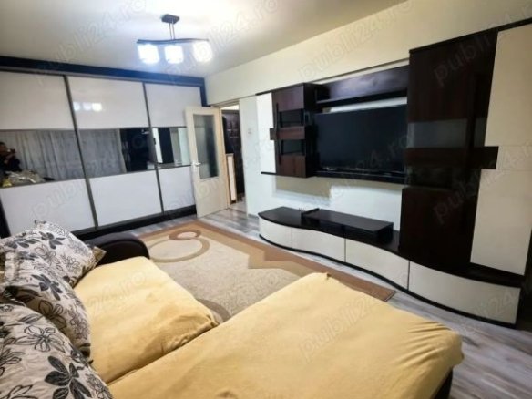 De inchiriat apartament cu 2 camere zona Gării, Universitate, 380 E