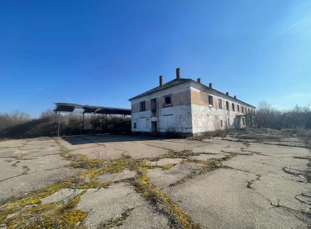 Proprietate versatila fost camin muncitori +teren loc.Batar jud Bihor