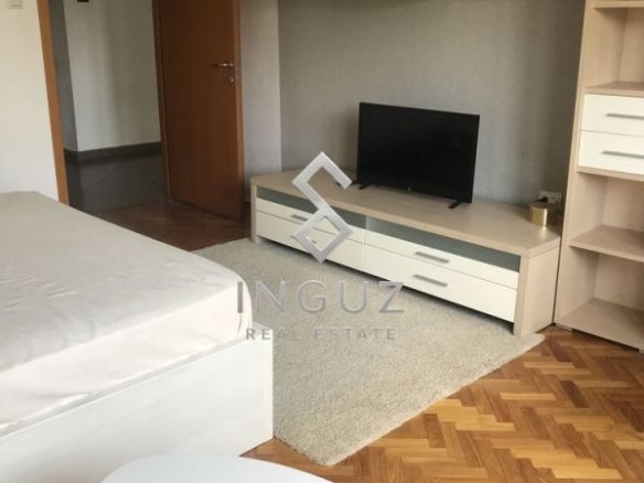 DE ÎNCHIRIAT | GARSONIERĂ SPAȚIOASĂ | UNIRII – ALBA IULIA