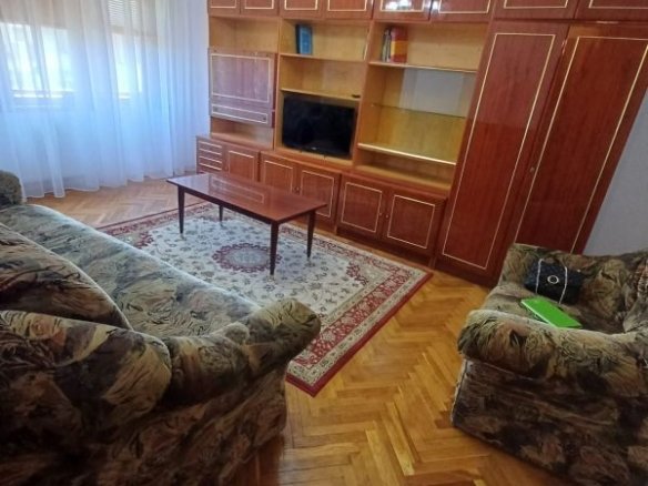 Apartament 3 camere, 2 bai, Piata Balada 68 mp, 125.000 euro