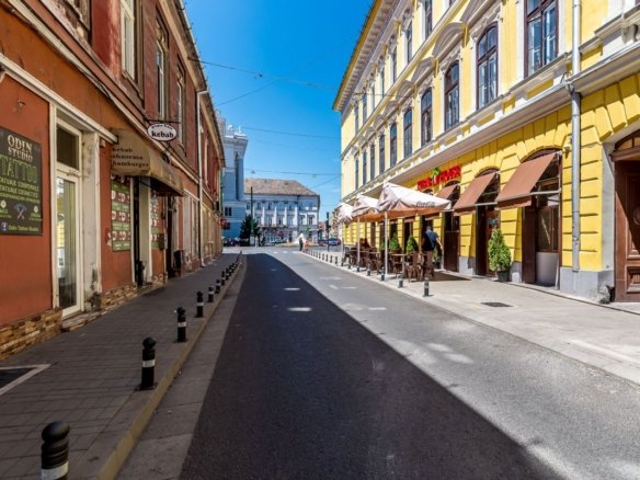 Spațiu birouri central cu 2 intrări pe Str. Unirii 1 Arad.