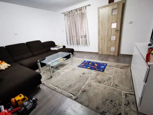 Casa în zona Mehala, teren 740 mp- toate utilitățile.