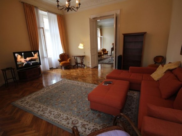 APARTAMENT DEOSEBIT IN ZONA CENTRALA