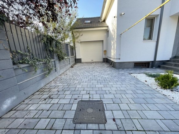 Casa spatioasa cu spatiu de relaxare-zona Blascovici