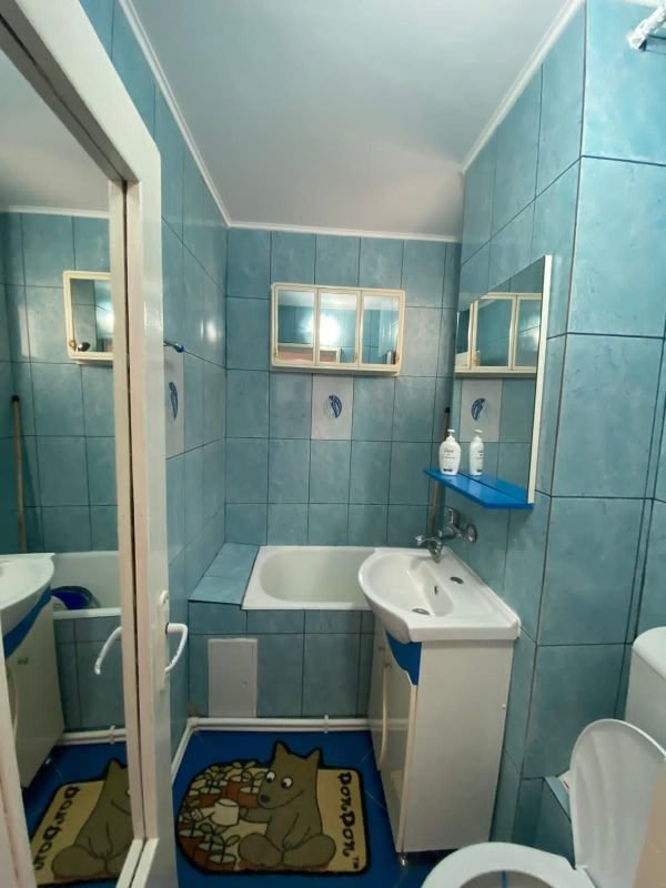 090af969ee8a44fa90633781348a62ab De vanzare apartament cu 2 camere mobilat si utilat, Micro 38, etaj 3