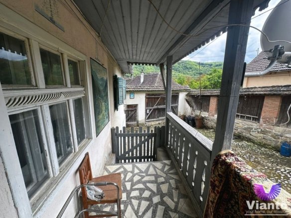 Casa individuala 3 camere cu teren 1100mp – Fantanele