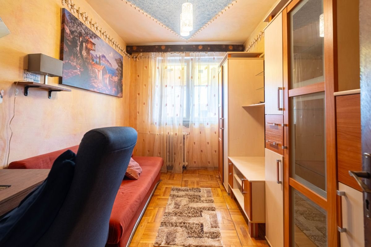 1aae83879fa14e31ac3c04c5ce8f376a Apartament 4 camere decomandat – bvd. Revolutiei – COMISION 0