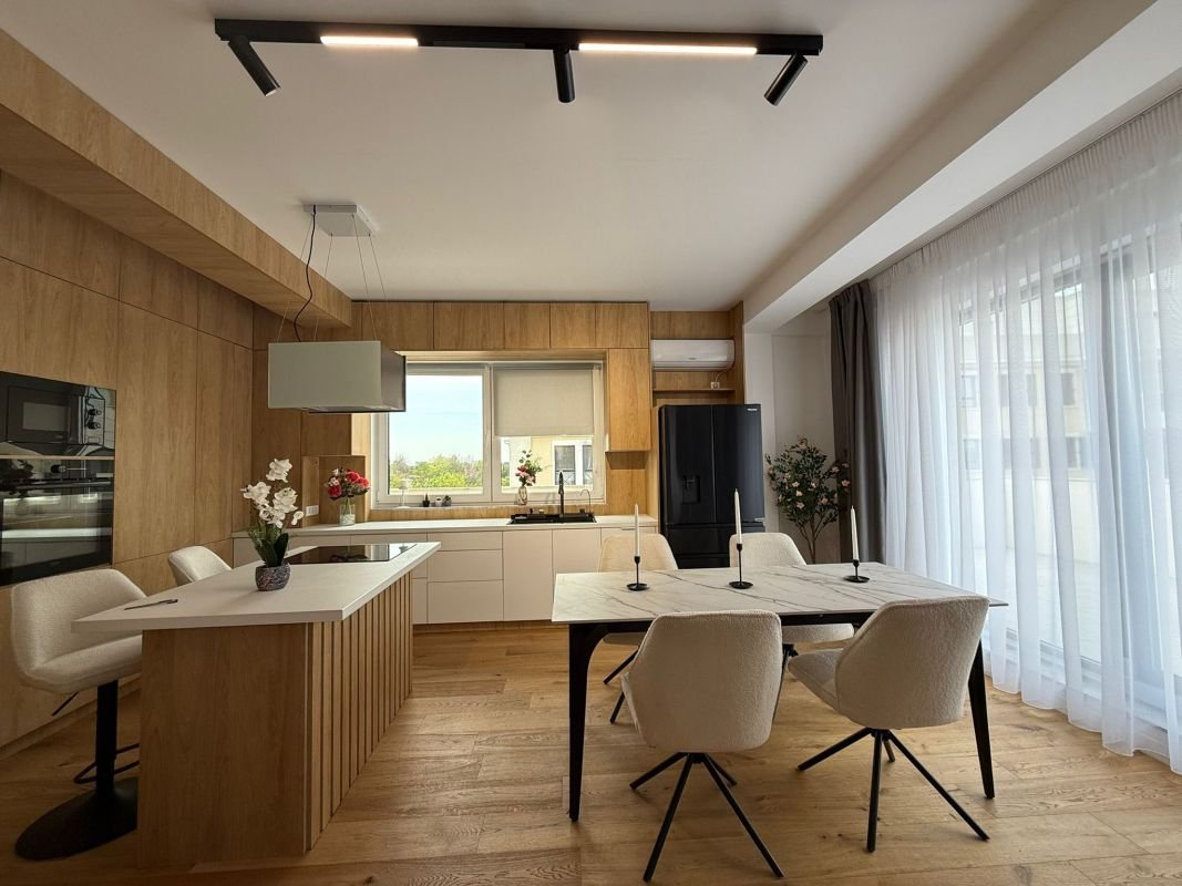 1be64617e9a849c19eb84500316be34c Luxury Duplex with Stunning Sunset Views *** Iancu Nicolae