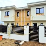 Duplex de vanzare cu 4 camere,2 bai,250 mp teren-Mosnita Veche zona Centrala.