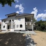 Vilă spațioasă în centrul Cisnădioarei, teren generos 1300 mp, finalizată 2025