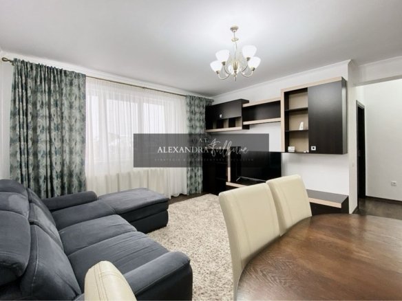 Apartament 3 camere, 2 balcoane, etaj intermediar, parcare.
