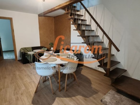 Apartament tip Casa 4 camere strada Carpatilor,totul nou.