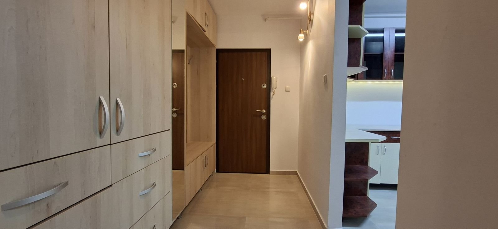 43250ec2afea42c08a9084243d8f18a0 Apartament de inchirat cu 4 camere + garaj- Torontalului
