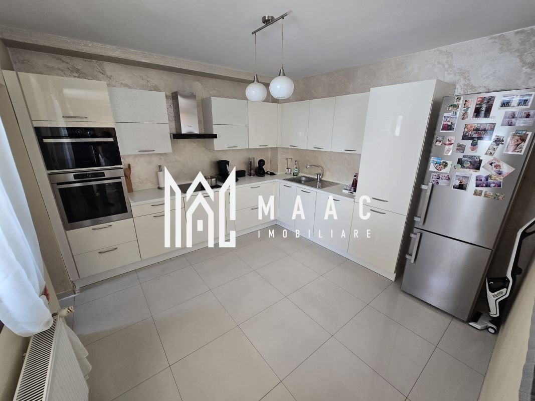 536b72f048304cb7b7c0ee1f2ca52452 Vila 5 camere moderna 300 mp teren Zona Tineretului