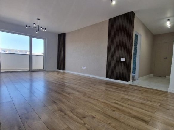 Apartament 2 camere, etaj intermediar, terasa,