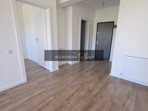 Apartament 2 camere, balcon, etaj intermediar, Terra