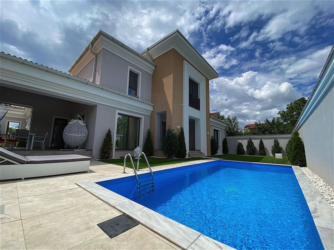 9800655df088455ca45087c7246a5347 Proprietate de lux cu piscina si design modern-Dumbravita