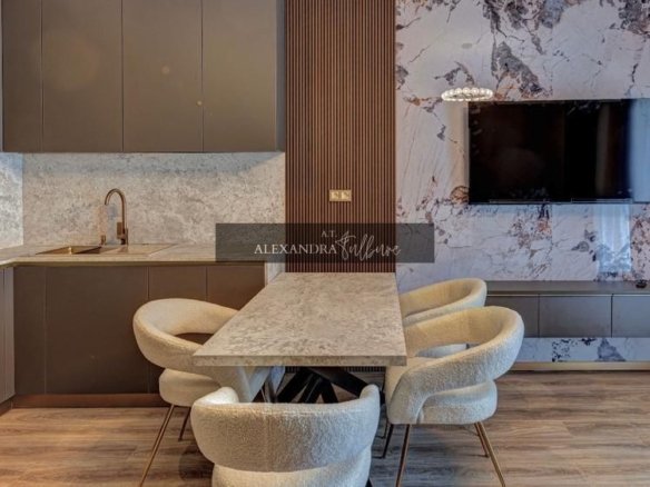 Apartament superfinisat | 2 camere l la cheie | parcare | Eroilor