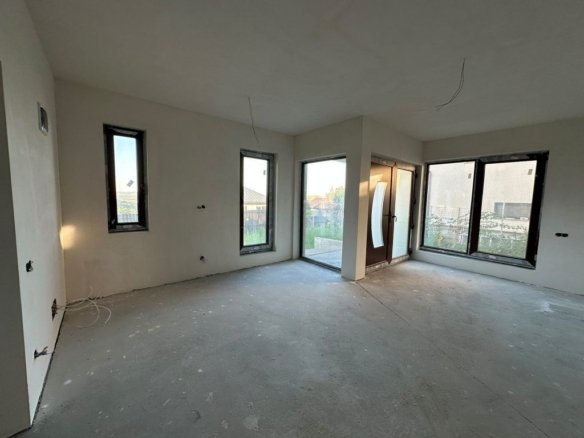 Casa de vanzare, P+1, 120 mp utili, 4 camere, 2 bai, 300 mp teren