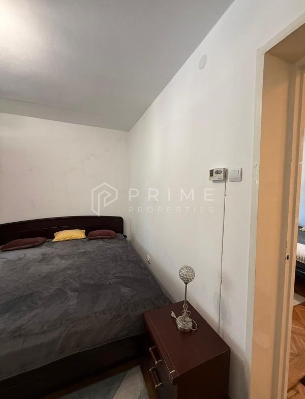 Apartament cu 3 camere decomandate- Ideal pentru studenti – Zona Tudor