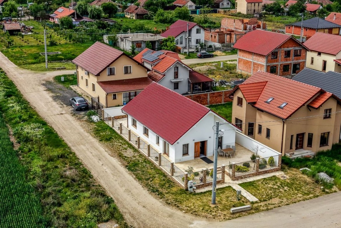 Casă nouă gata de mutat, în Tisa Nouă, la 14 km de Arad