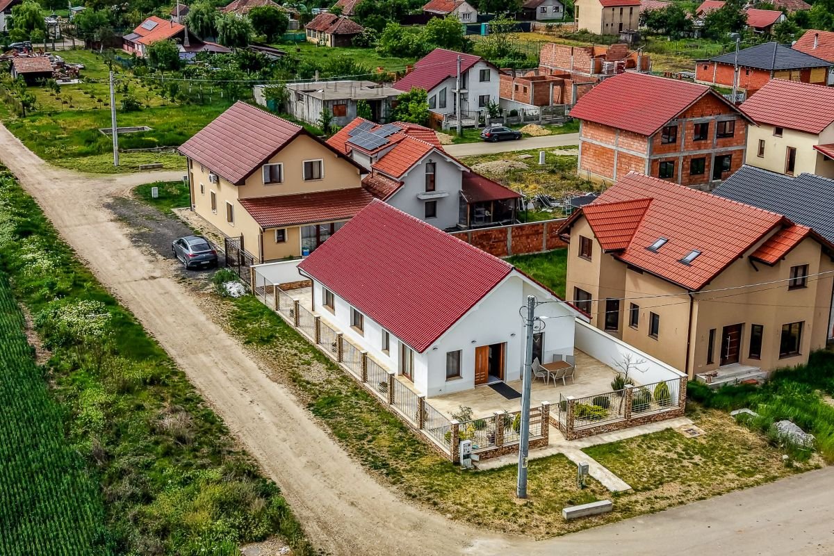 Casă nouă gata de mutat, în Tisa Nouă, la 14 km de Arad