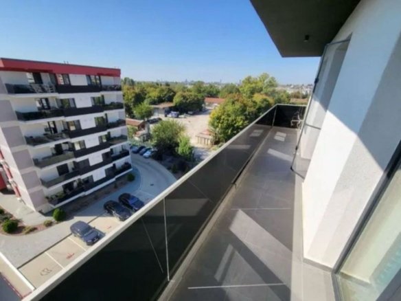 Apartament modern cu 3 camere – Complex Arcada – 135000 euro