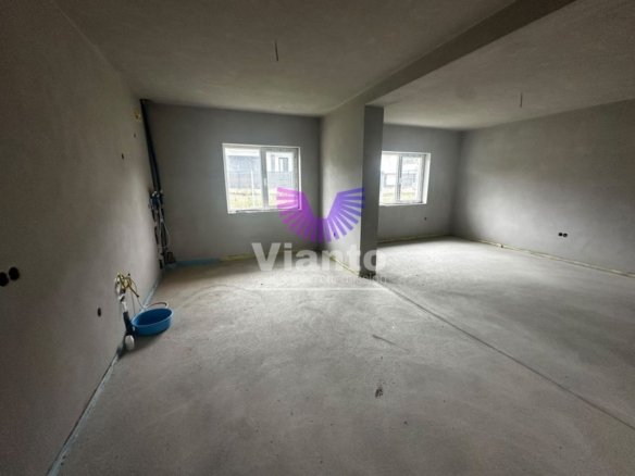 Casa Individuala cu 4 Camere 210mpu si Teren 727mp in Cisnadie