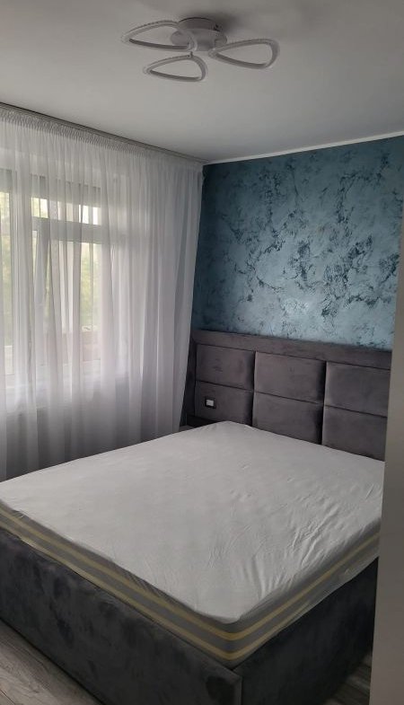 De inchiriat apartament cu 2 camere la Papadie, etaj 3, renovat, 550 E