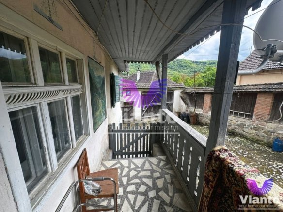 Casa individuala 3 camere cu teren 1100mp – Fantanele