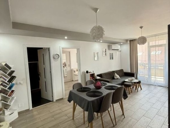 Apartament 3 camere, dressing, balcon, parcare, zona Eroilor