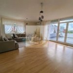 Apartament cu 3 camere, decomandat, tip Penthouse.