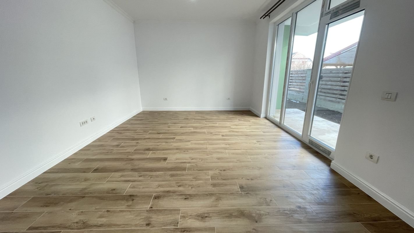 Apartament 3 camere la parter cu gradina proprie