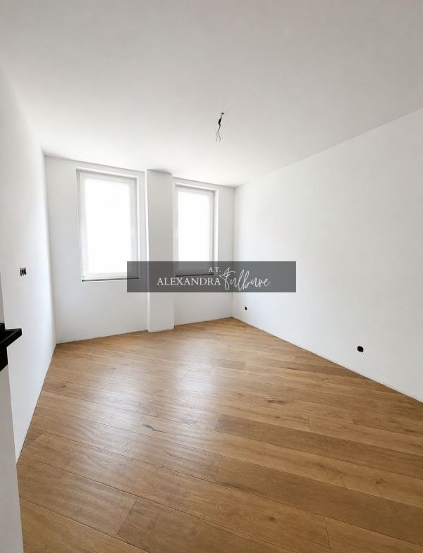 Apartament 3 camere, 2 bai, etaj intermediar, balcon, garaj, boxa